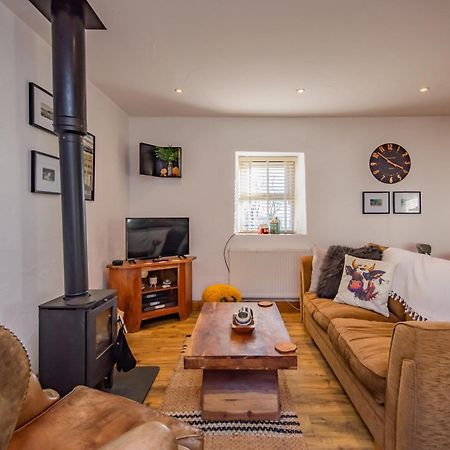 Cosy Farm Conversion In The Heart Of Pembrokeshire Maenclochog المظهر الخارجي الصورة