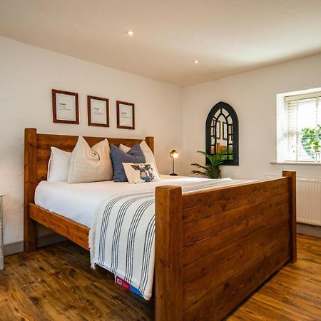 Cosy Farm Conversion In The Heart Of Pembrokeshire Maenclochog المظهر الخارجي الصورة