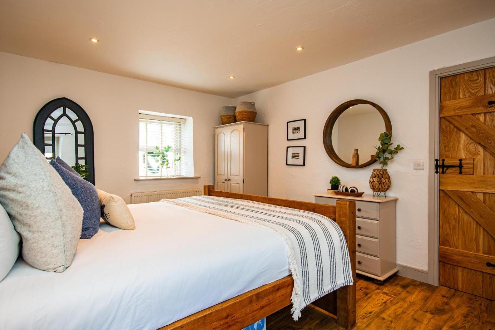 Cosy Farm Conversion In The Heart Of Pembrokeshire Maenclochog المظهر الخارجي الصورة