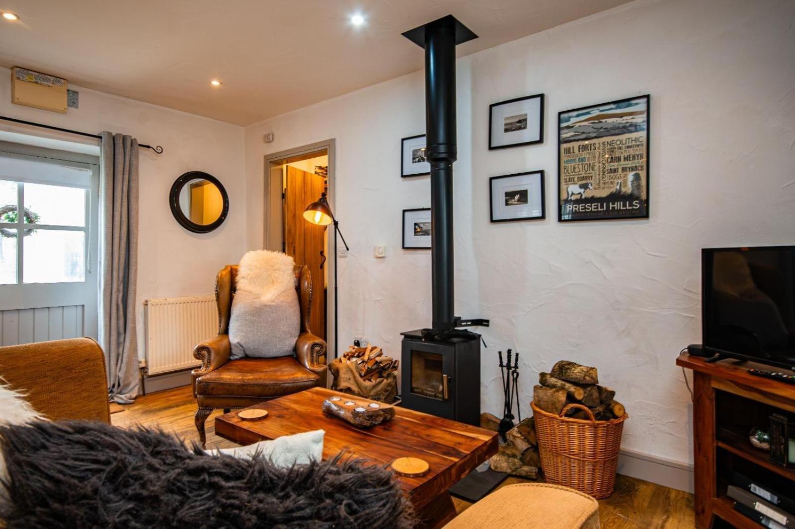 Cosy Farm Conversion In The Heart Of Pembrokeshire Maenclochog المظهر الخارجي الصورة